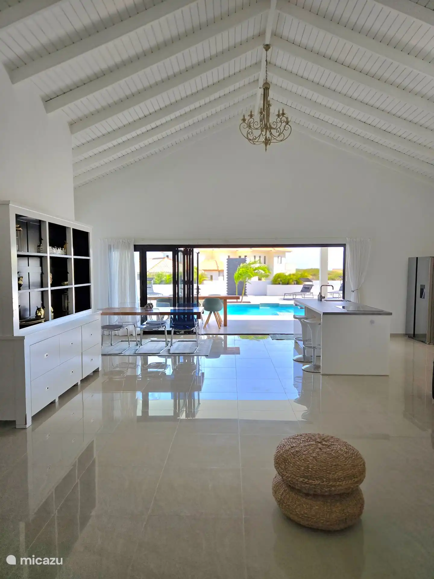 From the living room you look at the open kitchen 