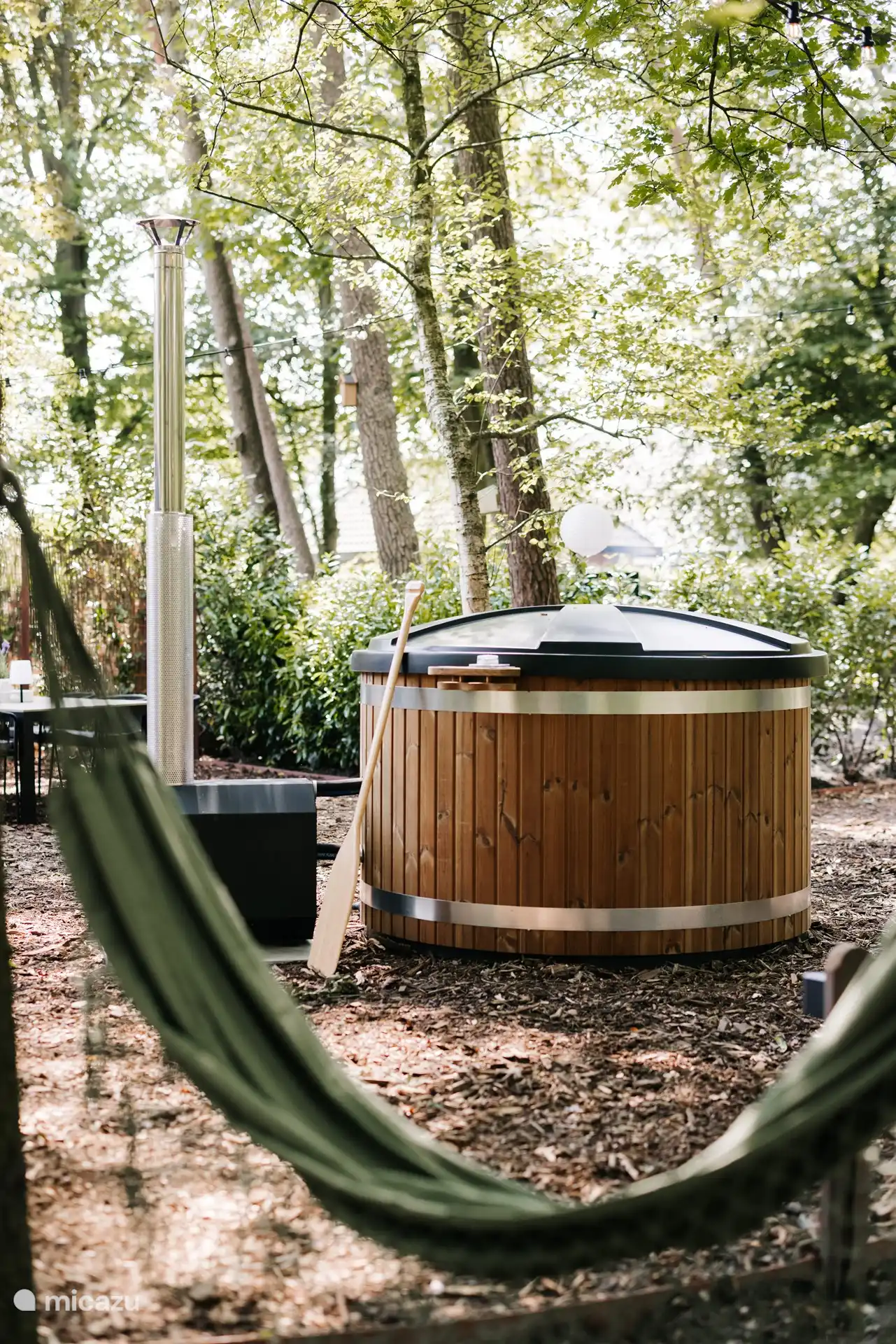 Privater Whirlpool für 6 Personen mit Waldblick