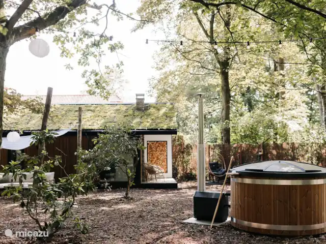 Vol Veluwe | Pays-Bas, Gueldre, Stroe - tiny house Vue latérale Veluwe Flight avec jacuzzi