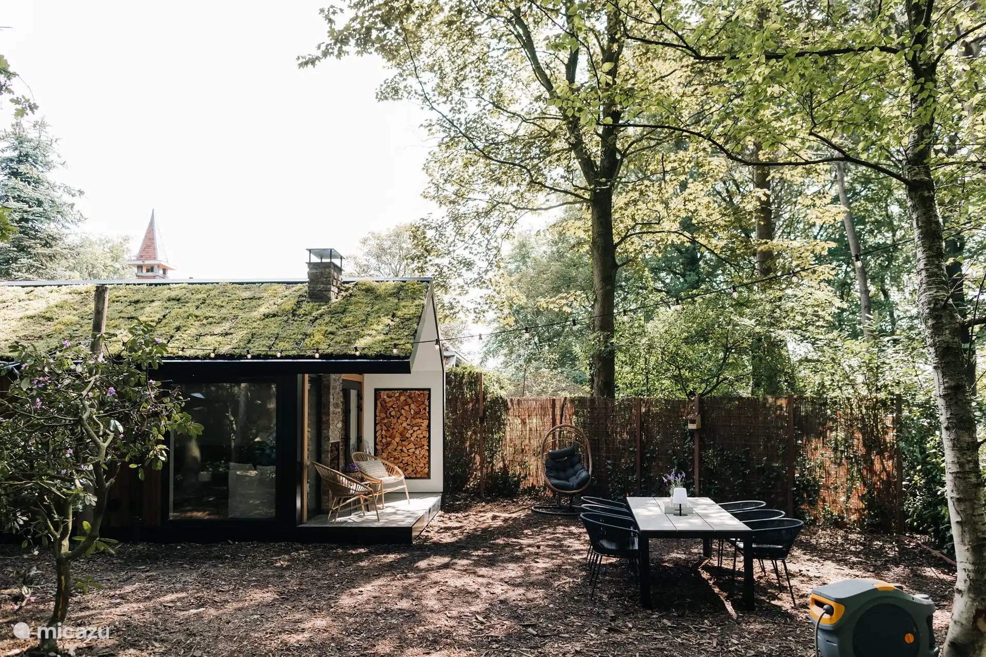 Seitenansicht Veluwe Flight mit Esstisch