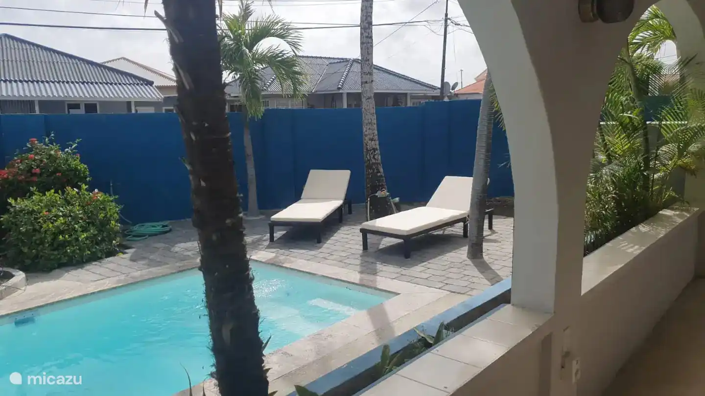 A morning swim, the bbq on, cooling off after a hot day or in the evening with a drink by the water. Your own private pool is indispensable during a tropical holiday!