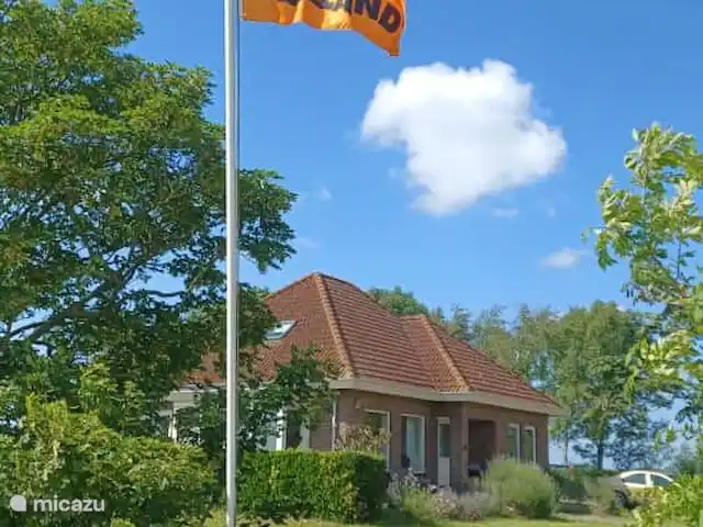 Lot 17 | Pays-Bas, Hollande du Nord, Anna Paulowna - maison de vacances vue latérale avec baie vitrée