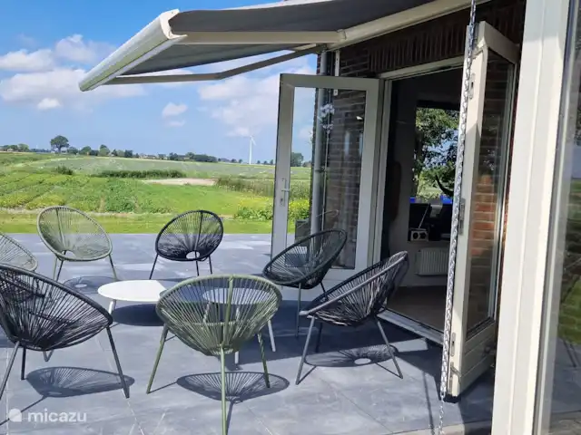 Lot 17 | Pays-Bas, Hollande du Nord, Anna Paulowna - maison de vacances La terrasse dispose d’un auvent électrique