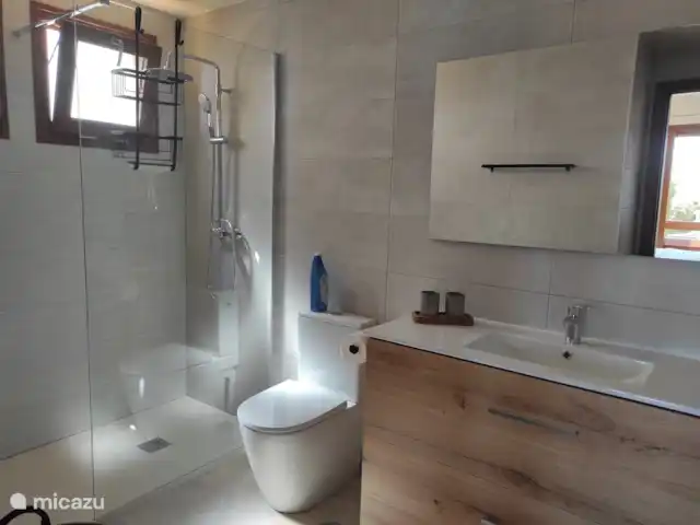 appartement huren in Spanje, Costa Blanca, Torrevieja – Torre del Mar badkamer 1