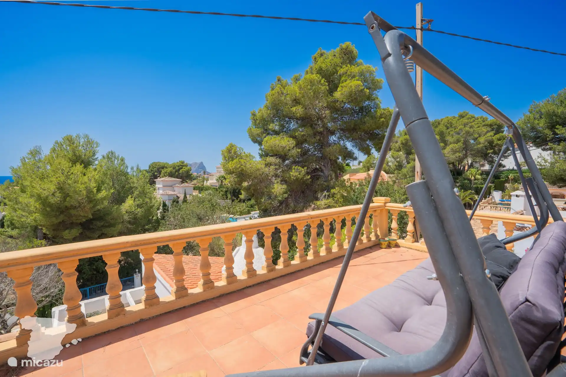 Dakterras met schommelbank