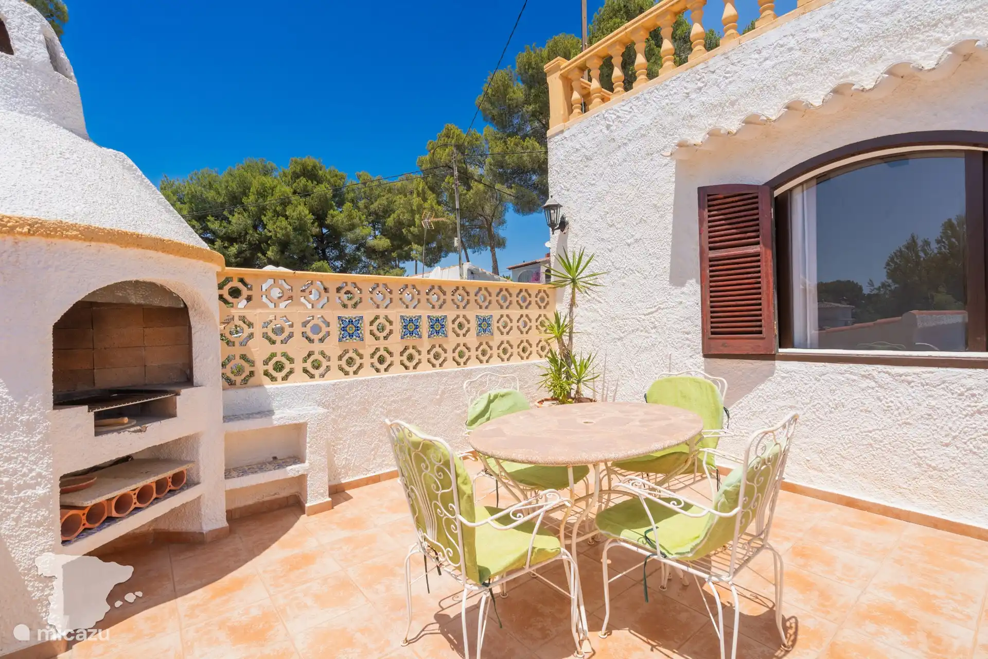 Zitje op terras bij woonkamer