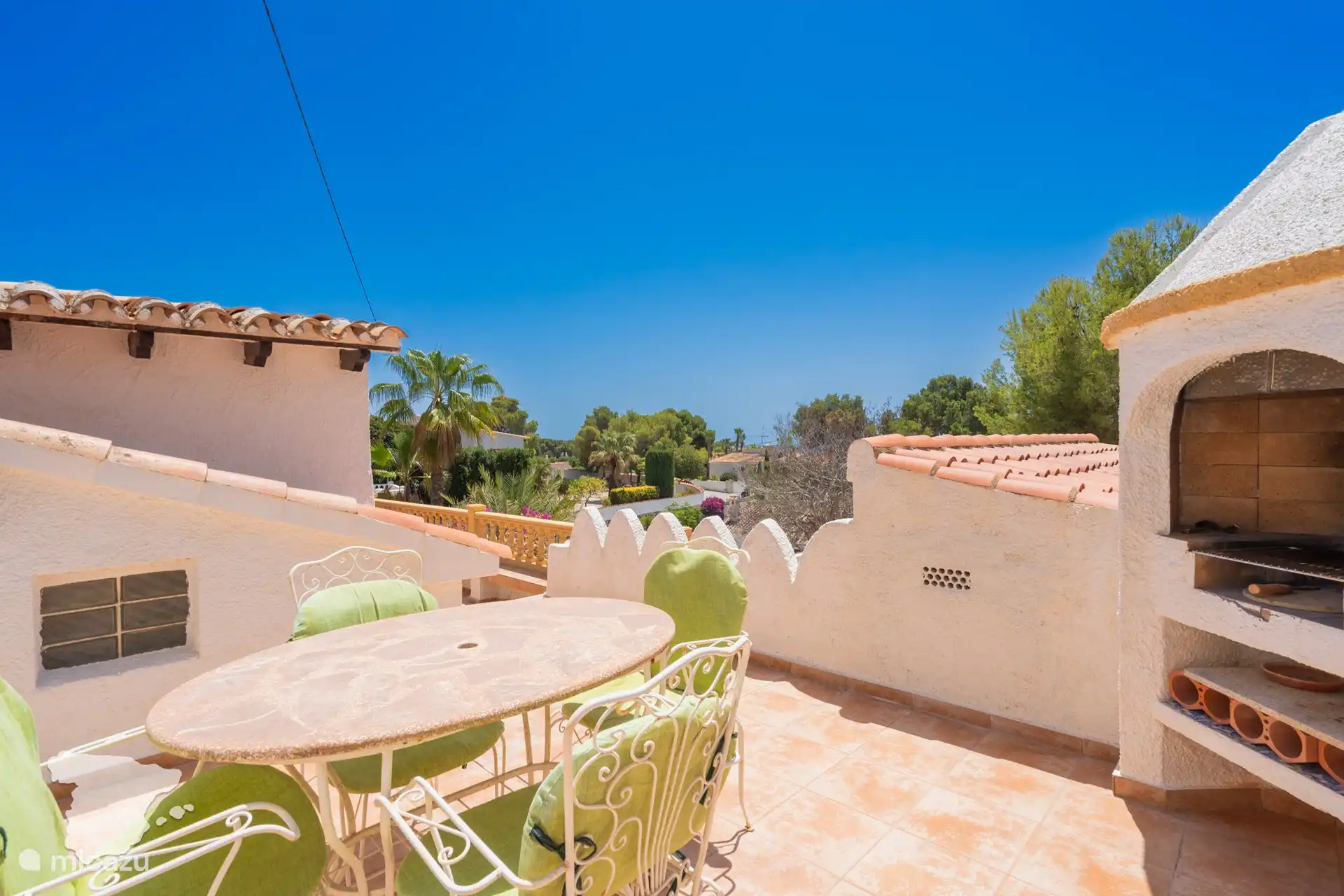 Zitje op terras bij woonkamer