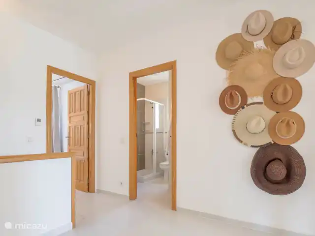 Casa Clavel | Espagne, Costa Blanca, Moraira - villa Couloir à l’étage, avec escalier intérieur en bas