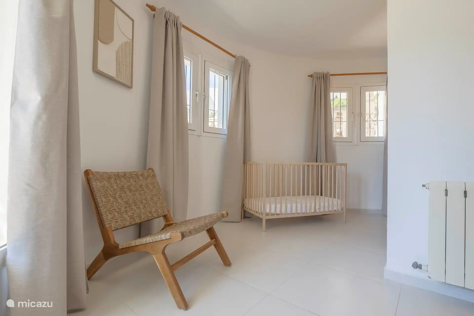 Chambre 3 en bas - avec lit bébé