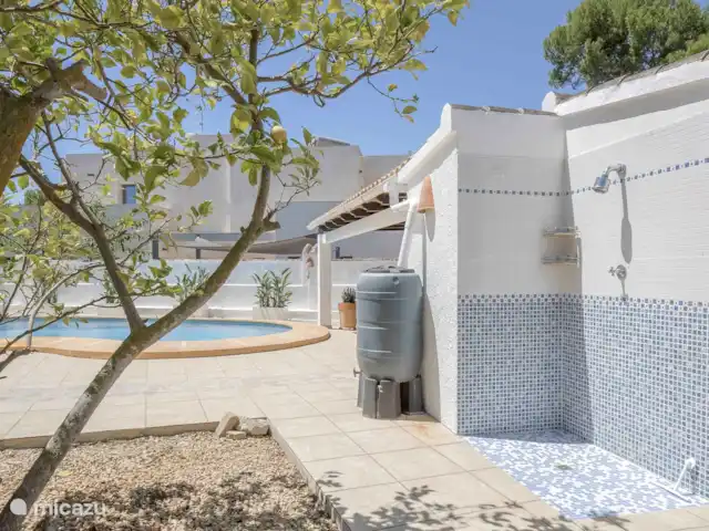 Casa Clavel | Espagne, Costa Blanca, Moraira - villa Douche extérieure + WC séparé à la piscine