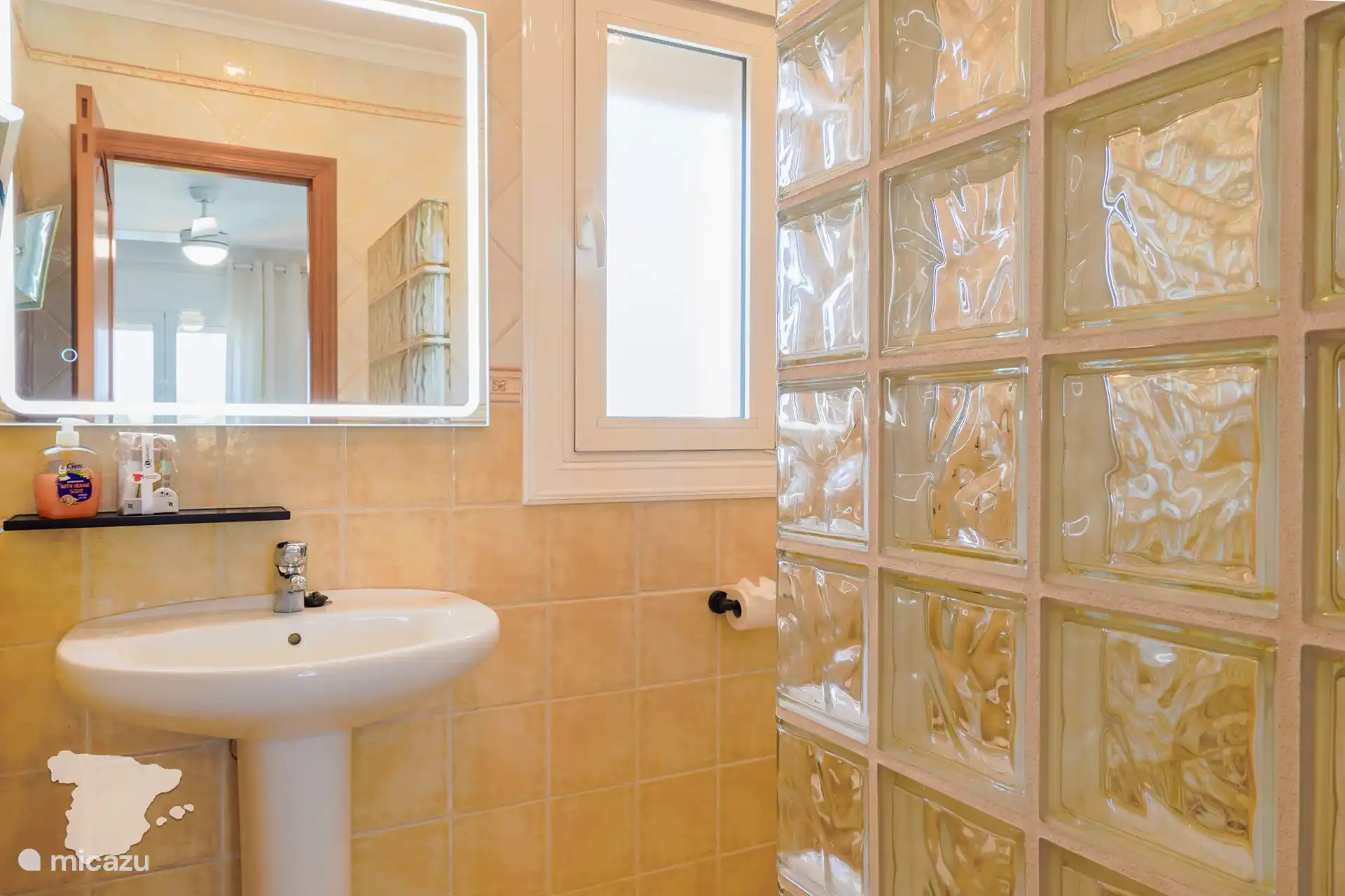 Badezimmer 1 im Erdgeschoss