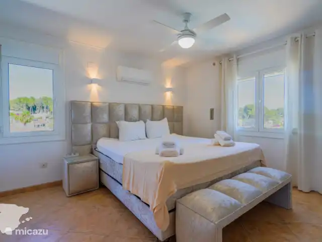 La Vida Loca | Espagne, Costa Blanca, Moraira - villa Chambre 2 à l’étage avec salle de bain attenante