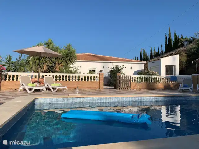 Casa Anhelando con piscina climatizada en España, Andalucía, Iznate - casa vacacional