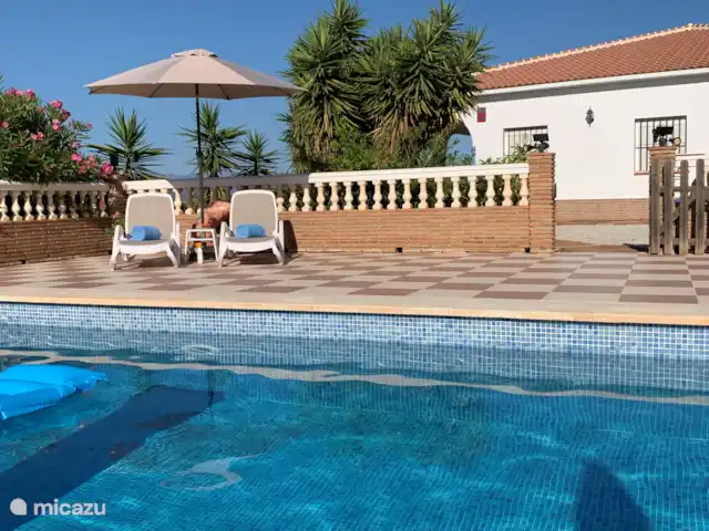 Casa Anhelando con piscina climatizada en España, Andalucía, Iznate - casa vacacional