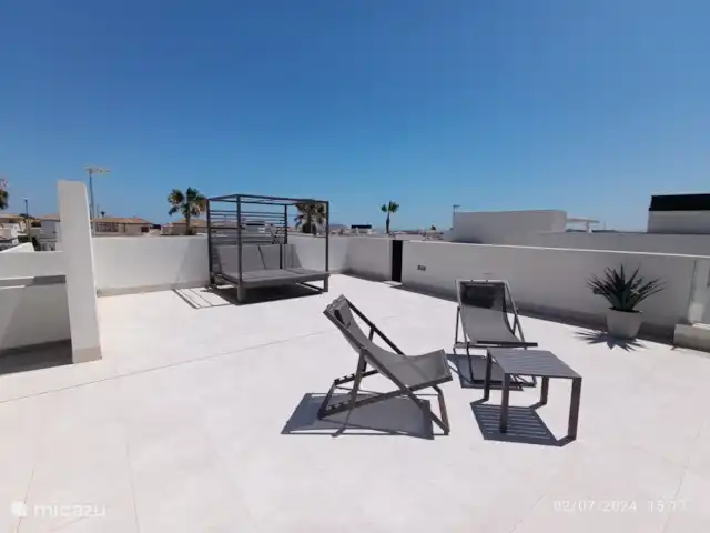 bungalow huren in Spanje, Costa Cálida, Sucina – VILLA XAVI Solarium met (overdekt) zonnebed en ligstoelen