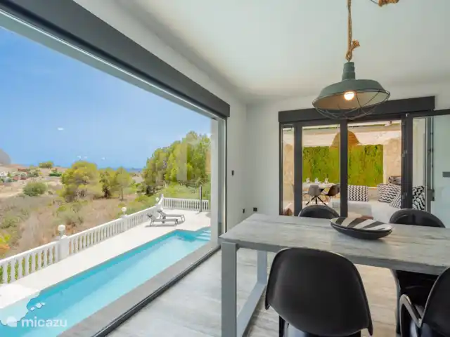 Casa Sereno | Espagne, Costa Blanca, Calpe - villa Salle à manger intérieure avec vue sur l’extérieur