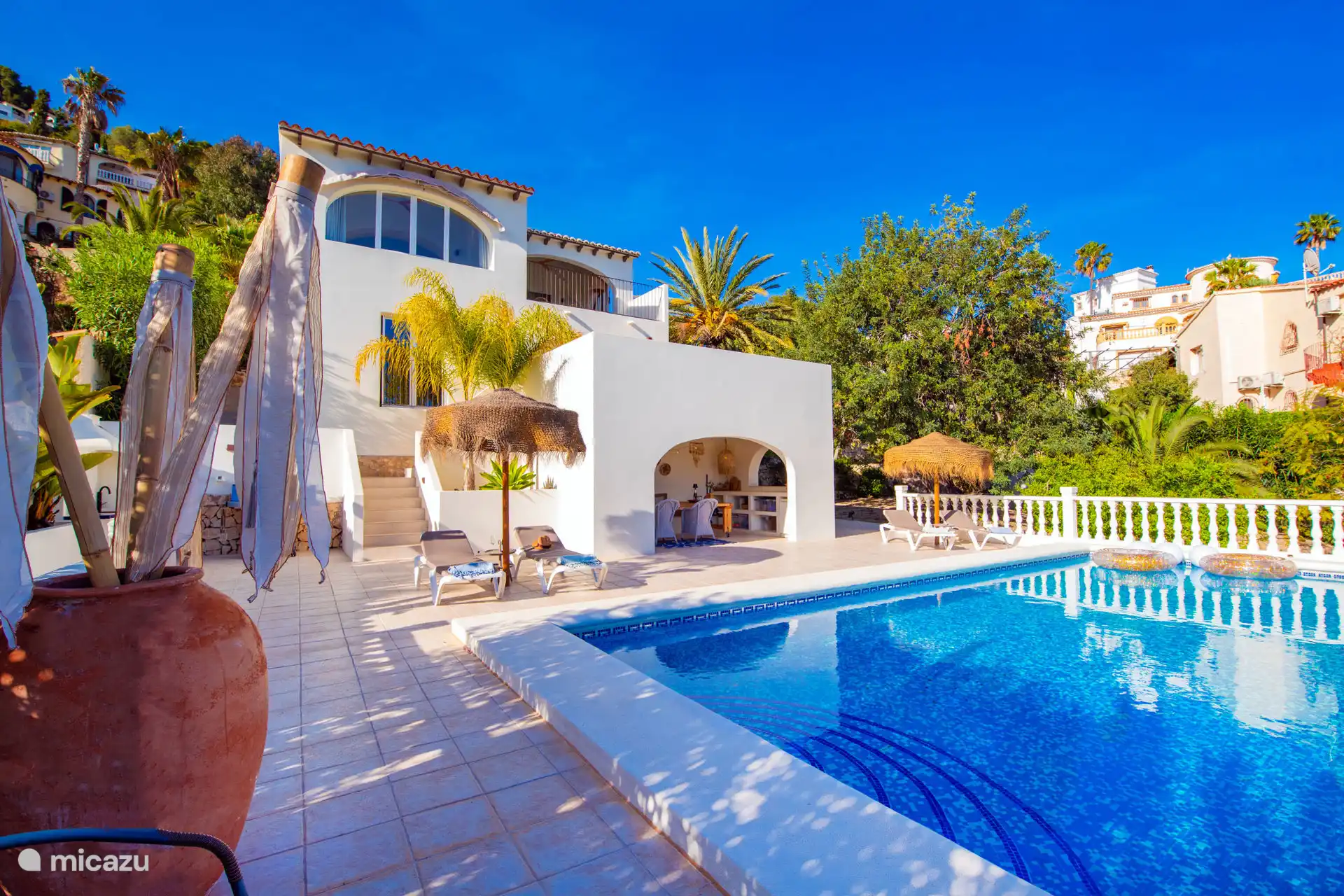XL pool