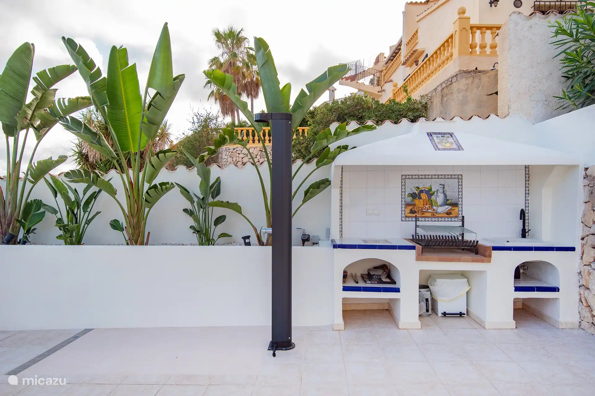 Öko-Dusche und Grill