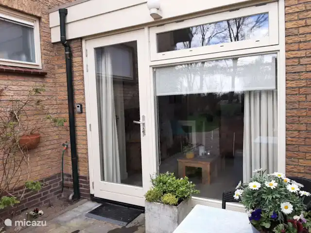 Mooy aan Zee en Países Bajos, Holanda del Norte, Callantsoog - casa paredada Jardín