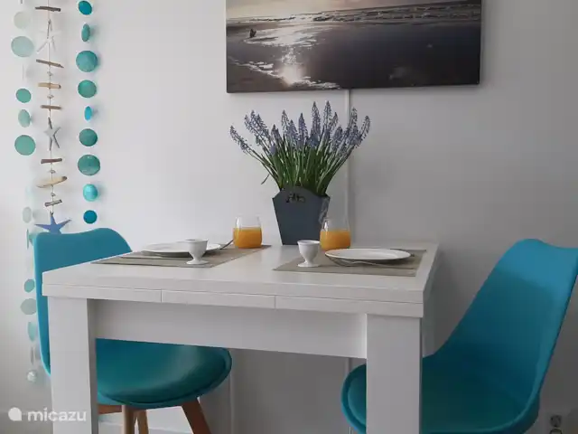 Mooy aan Zee en Países Bajos, Holanda del Norte, Callantsoog - casa paredada Acogedora mesa de comedor para 2 personas