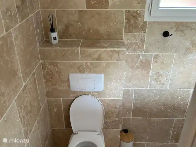 Leobachelle huren in Frankrijk, Dordogne, La Bachellerie - vakantiehuis De badkamer