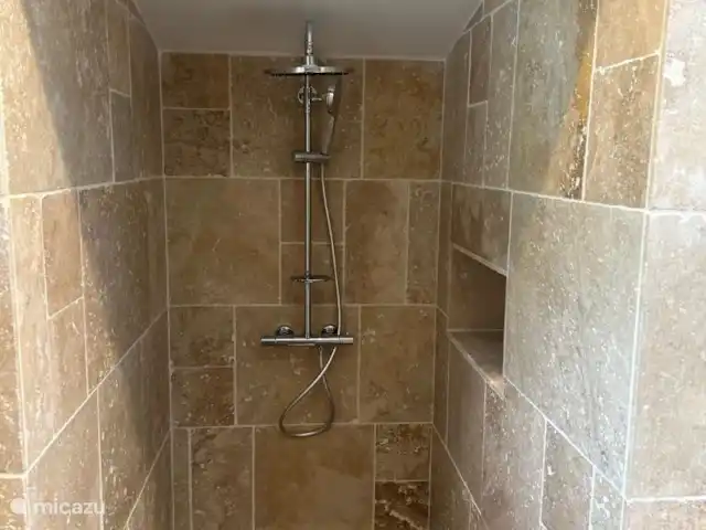 Leobachelle huren in Frankrijk, Dordogne, La Bachellerie - vakantiehuis De badkamer