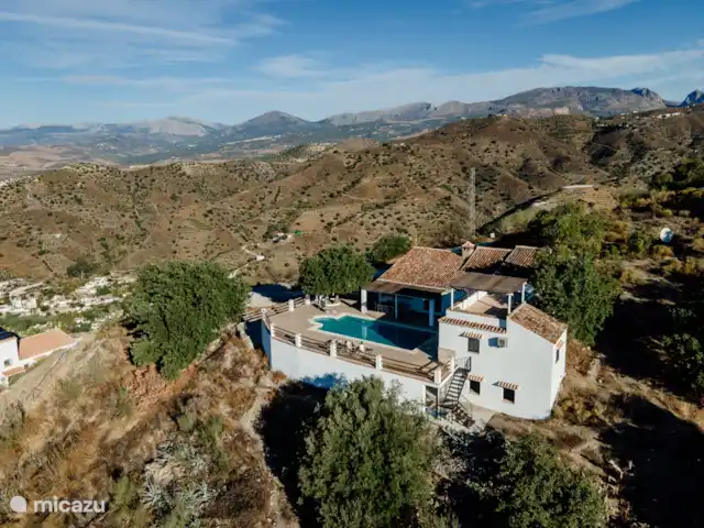 Casa Olivia huren in Spanje, Andalusië, Canillas de Aceituno - finca Casa Olivia from the sky