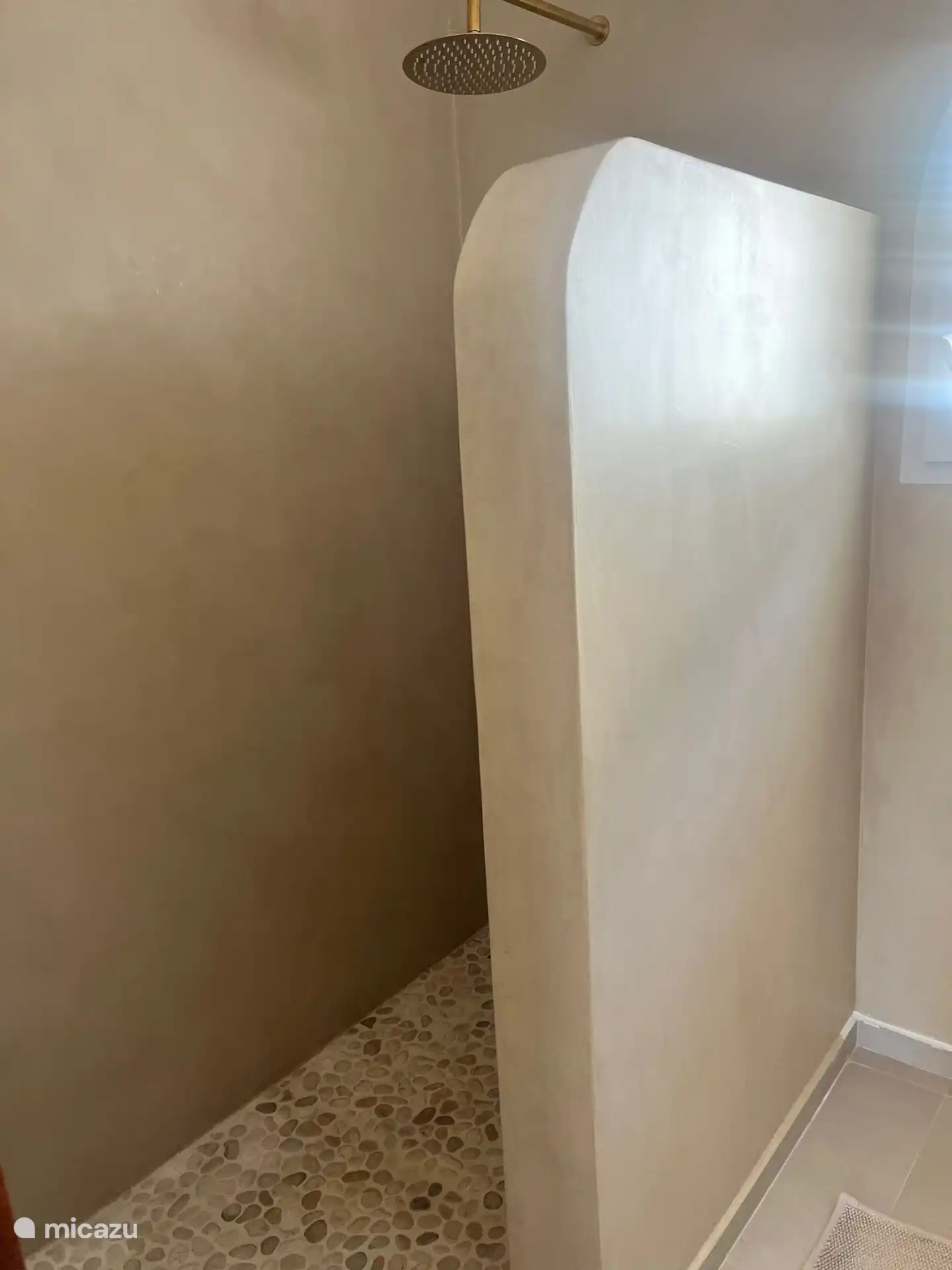 Lovely walk-in shower 