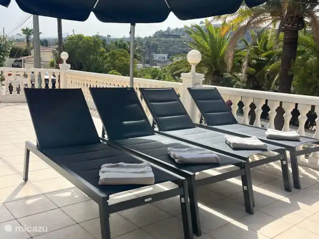Casa Grande Familia huren in Spanje, Costa Blanca, Benissa - vakantiehuis De ligbedden bij het zwembad