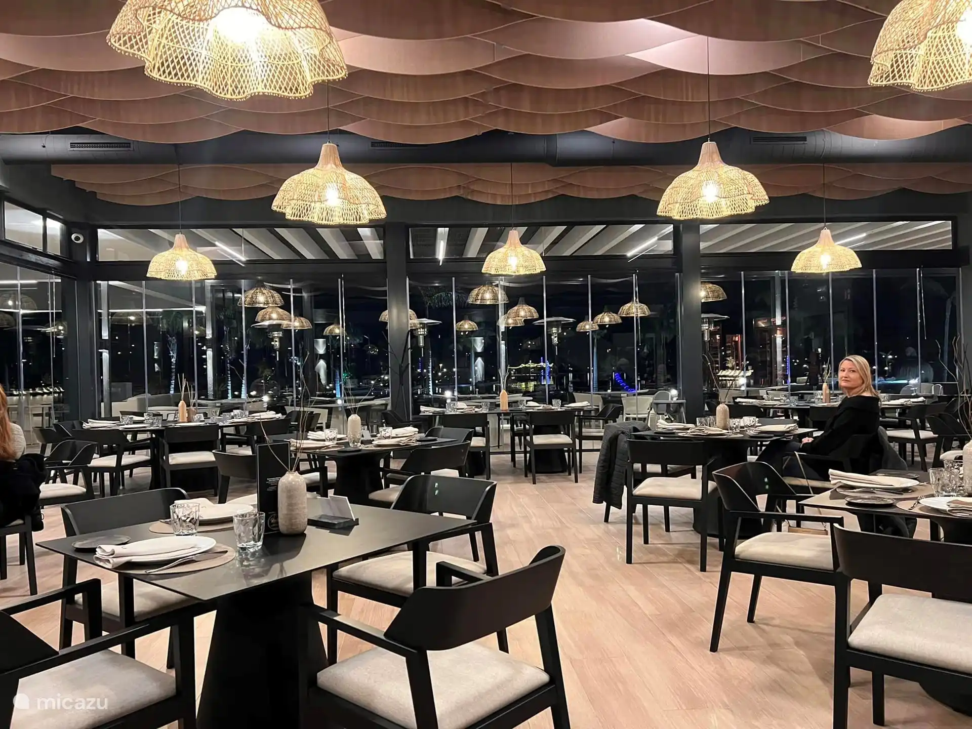 Restaurant by the lake