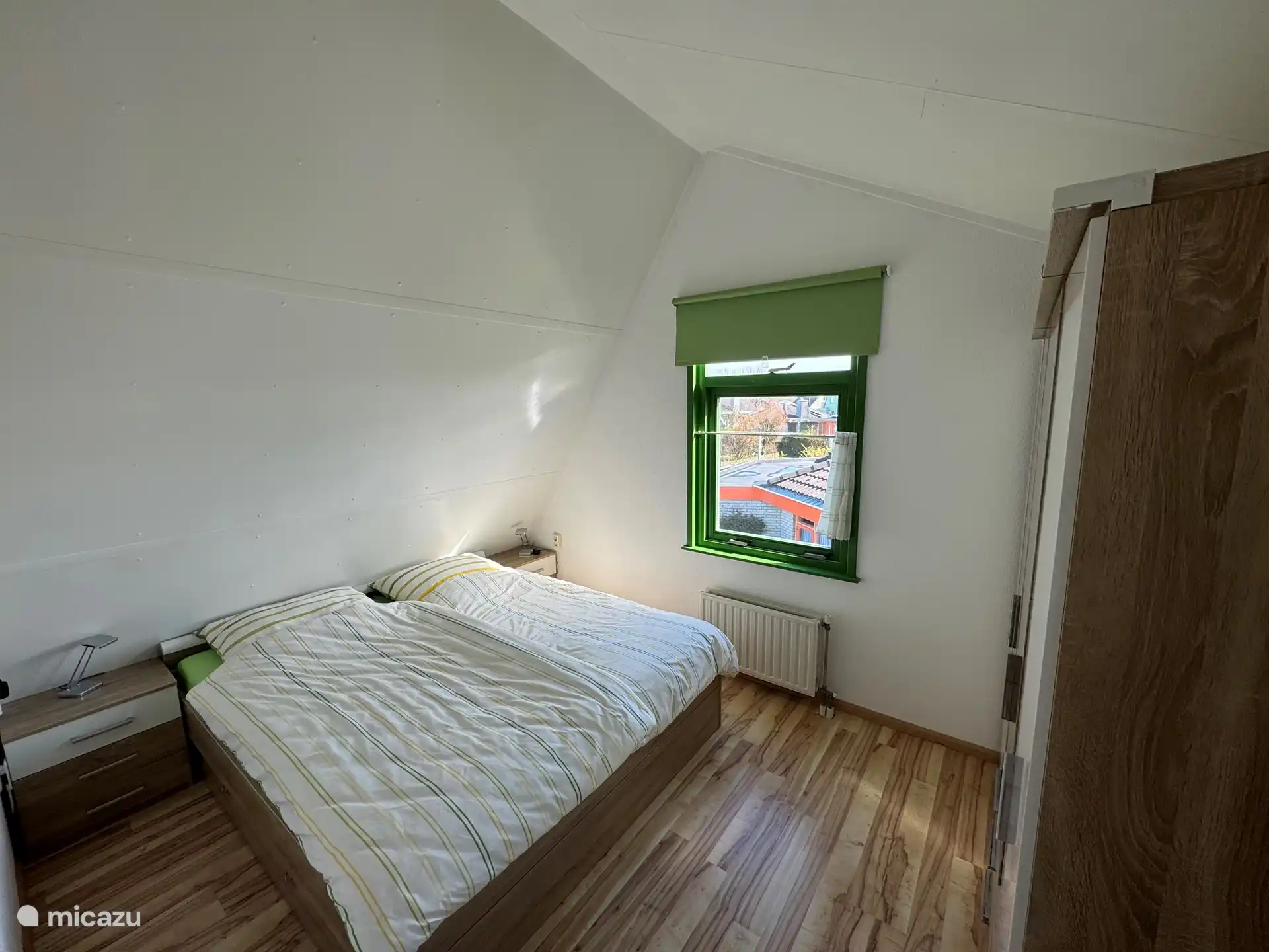 Schlafzimmer 1