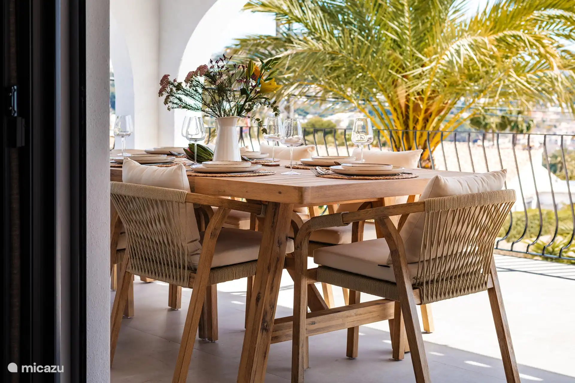 Leckeres Mittagessen im Freien