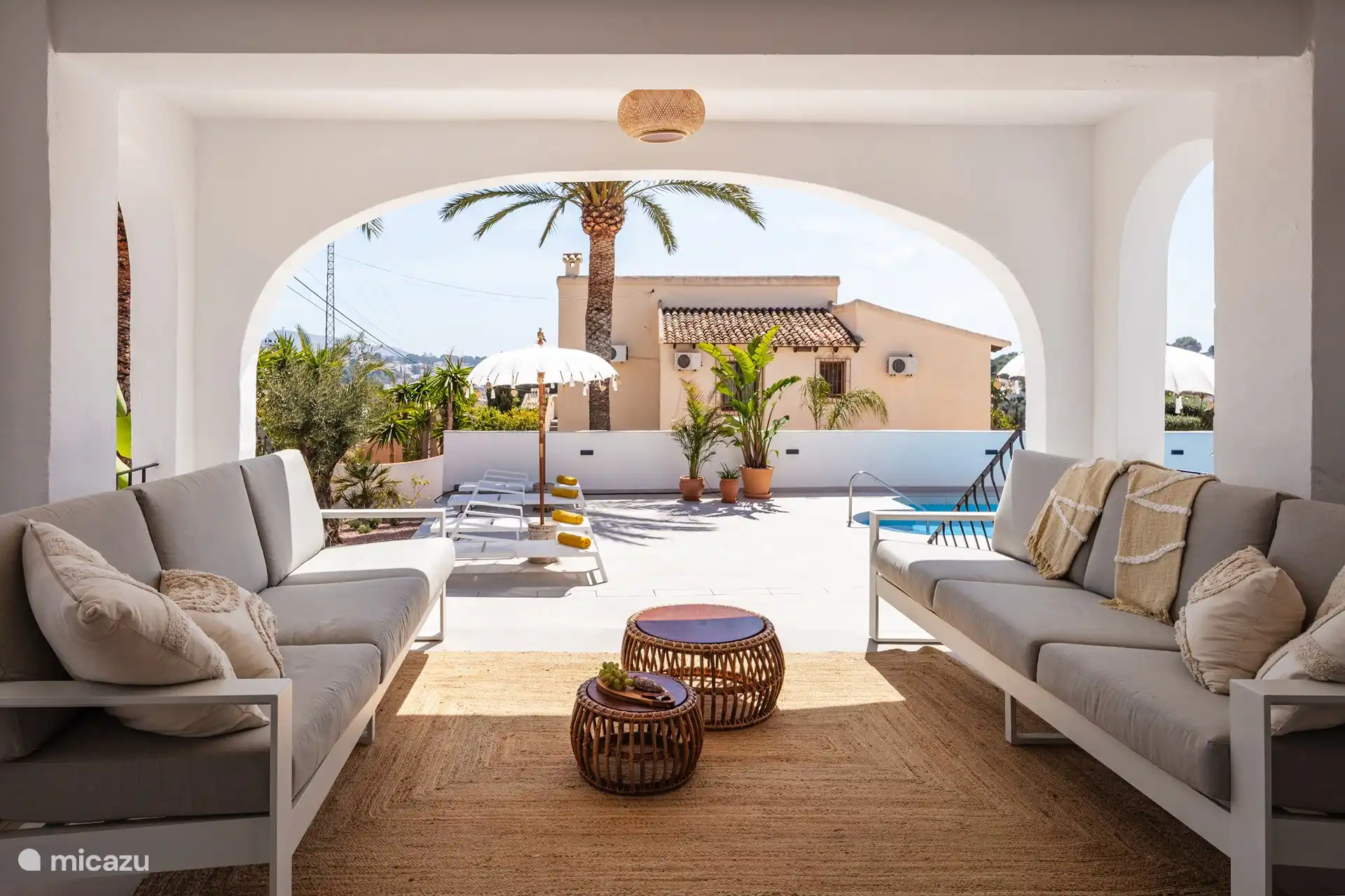 Lounge im Freien in Naya