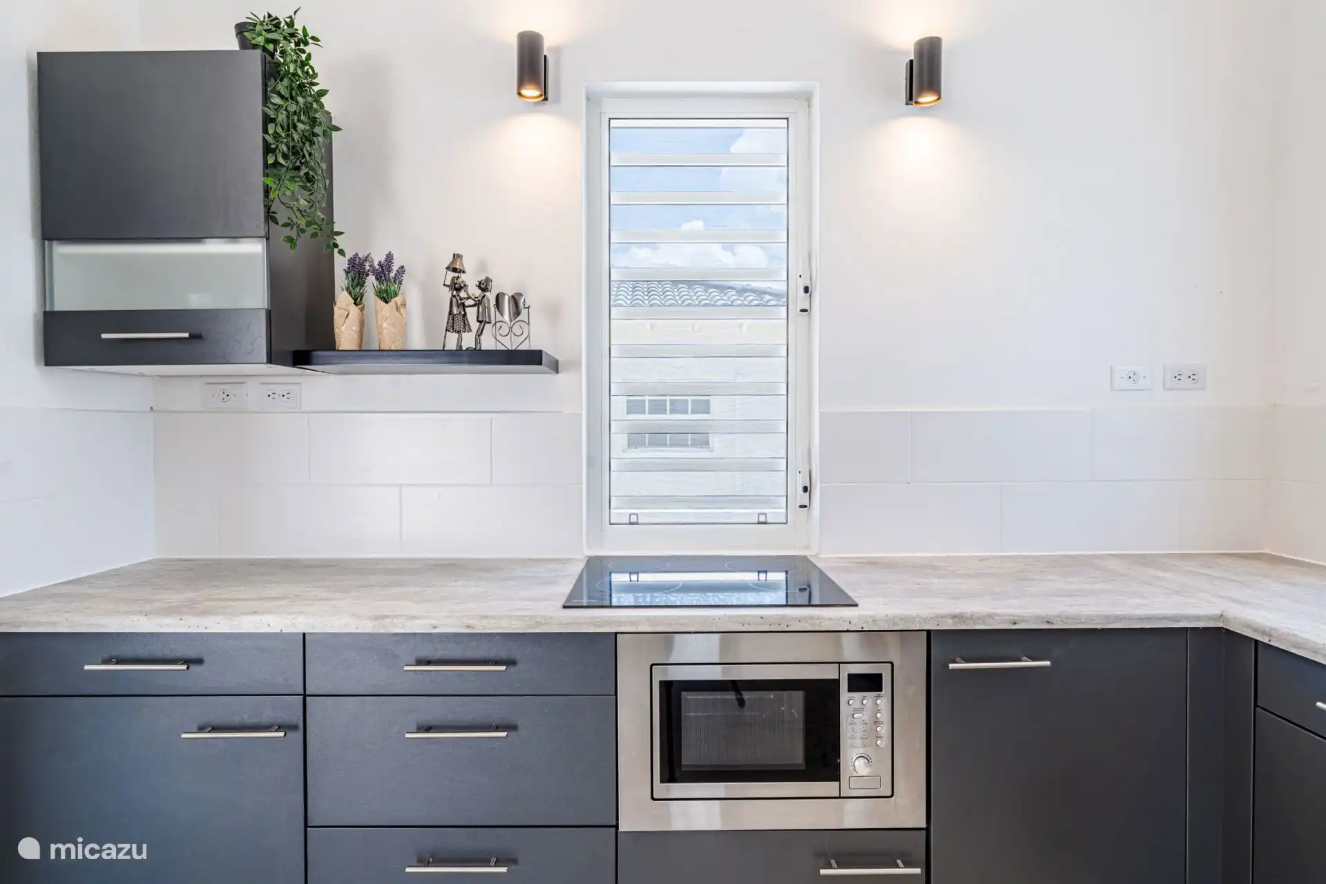 In onze keuken vind je alles wat je nodig hebt om met plezier je favoriete maaltijden te bereiden. Zo kook je hier alsof je thuis bent!