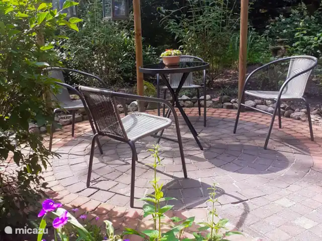 Bungalow forestier Jelka | Pays-Bas, Overijssel, Rheezerveen - bungalow Terrasse confortable.