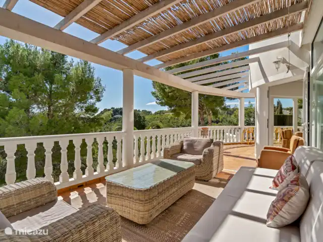 Villa del Ama | Espagne, Costa Blanca, Altea - villa Vous pouvez vraiment vous détendre ici avec une vue sur la vallée verdoyante et la ligne d’horizon de Benidorm !