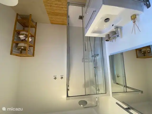 Bathroom ground floor