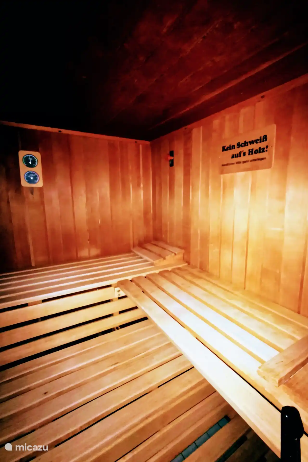 Détente apaisante - Notre sauna vous invite à vous chouchouter et à vous détendre. Veuillez noter que les réservations sont obligatoires en semaine pendant les heures d’ouverture du gardien. 