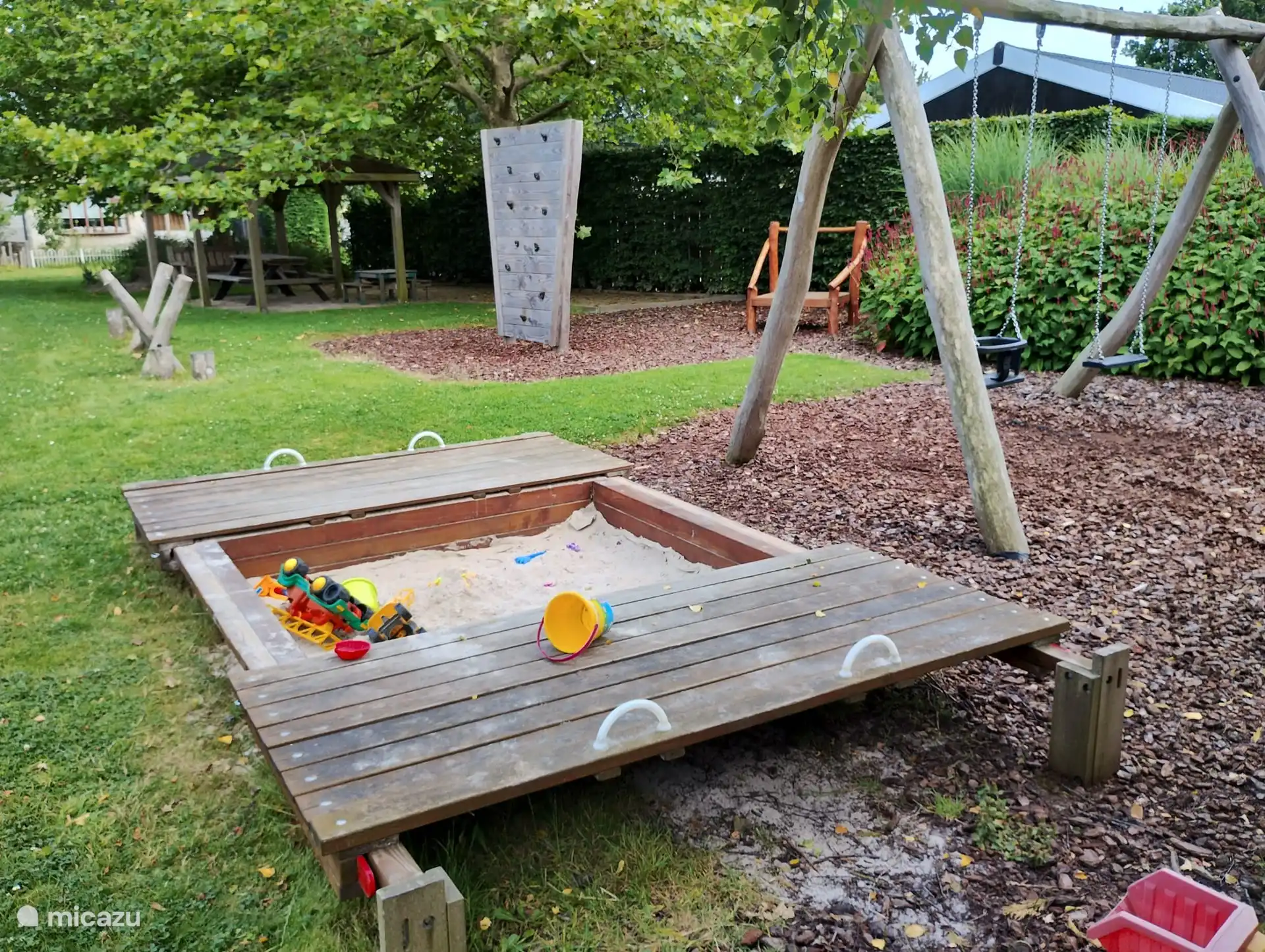 Im Park De Goede Ree haben Sie auch einen schönen Spielplatz für die Kinder!