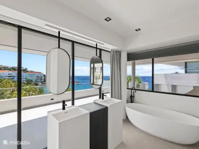 Station balnéaire de Blue Bay | Villa Bocazul 1 | Curaçao, Curaçao-Centre, Blue Bay - villa Bain dans la chambre principale