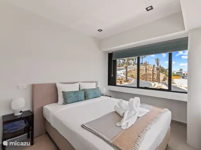 Station balnéaire de Blue Bay | Villa Bocazul 1 | Curaçao, Curaçao-Centre, Blue Bay - villa Chambre avec lit double, salle de bain et climatisation