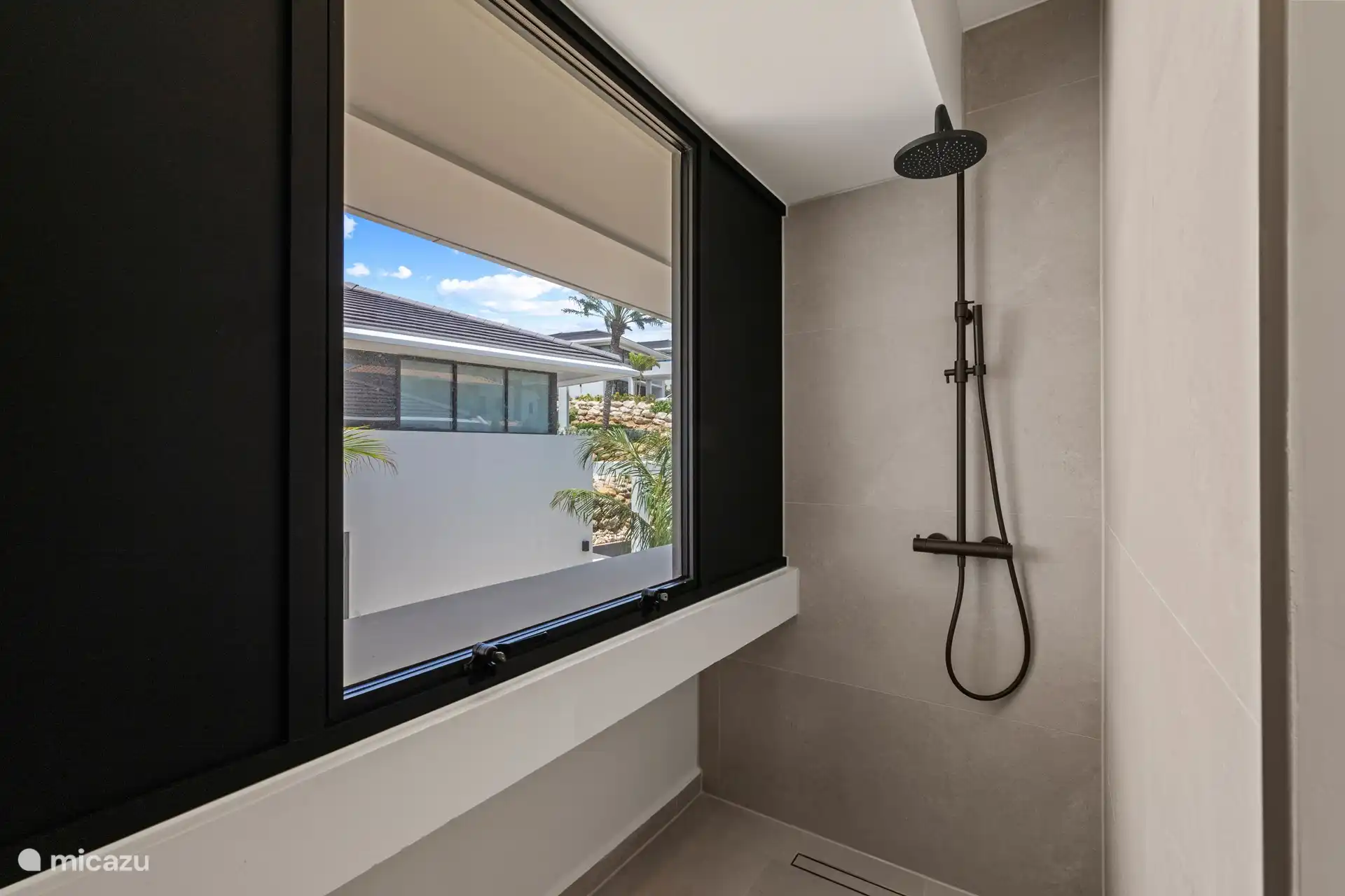 Regendusche im Schlafzimmer