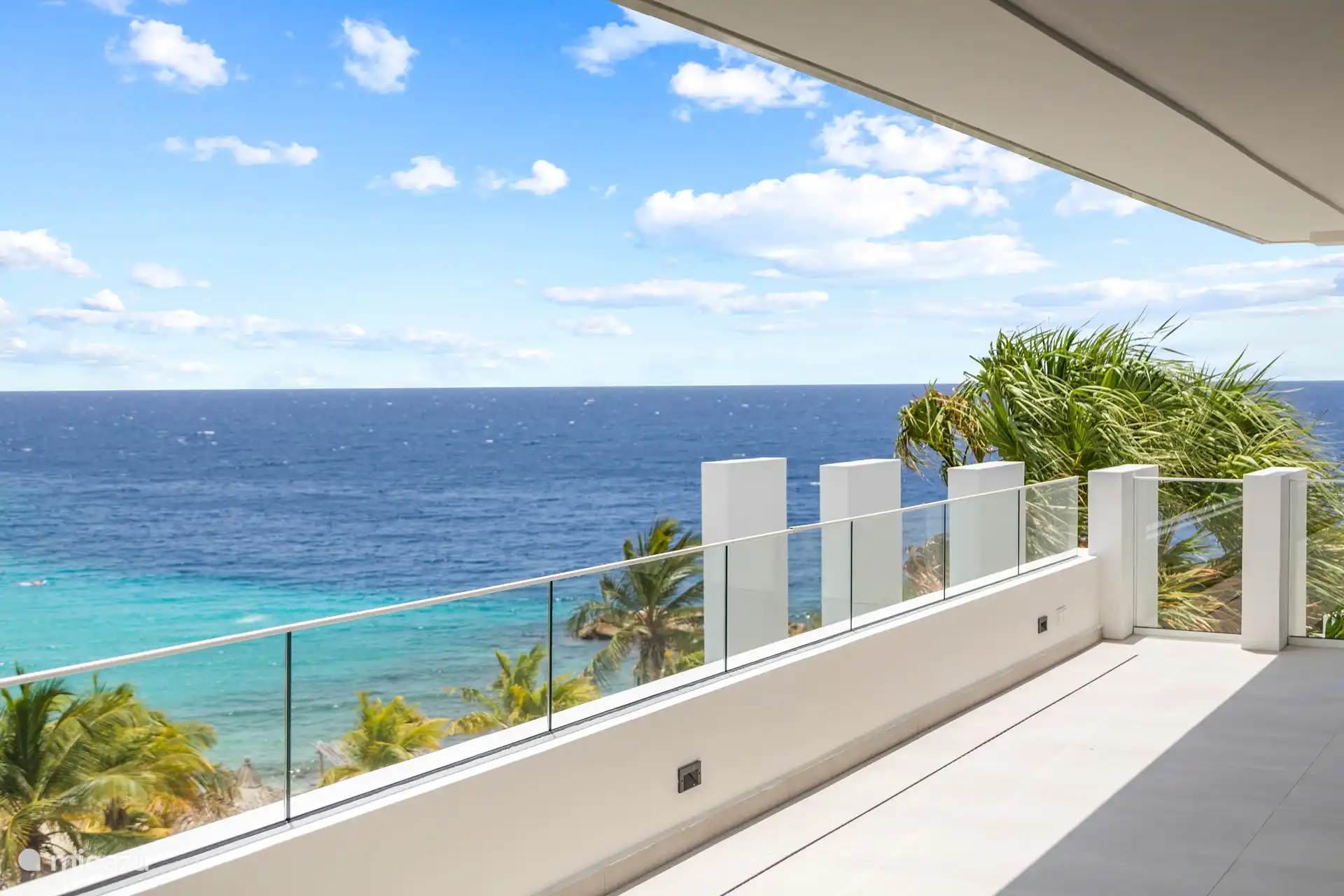 Balkon Hauptschlafzimmer mit Meerblick