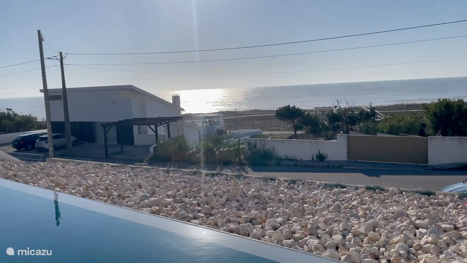 Meerblick vom Infinity-Pool 12 m lang x 3 m breit