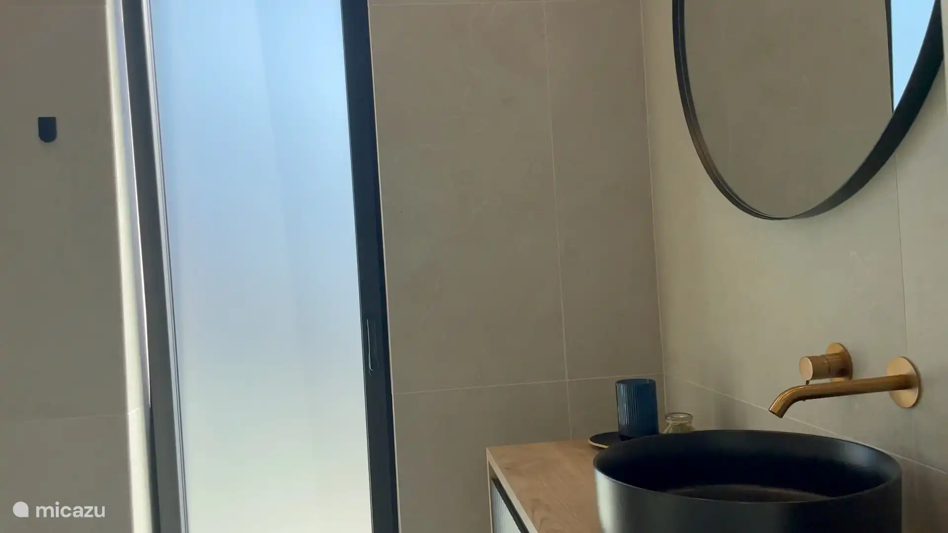 Badezimmer 3 mit Waschbecken