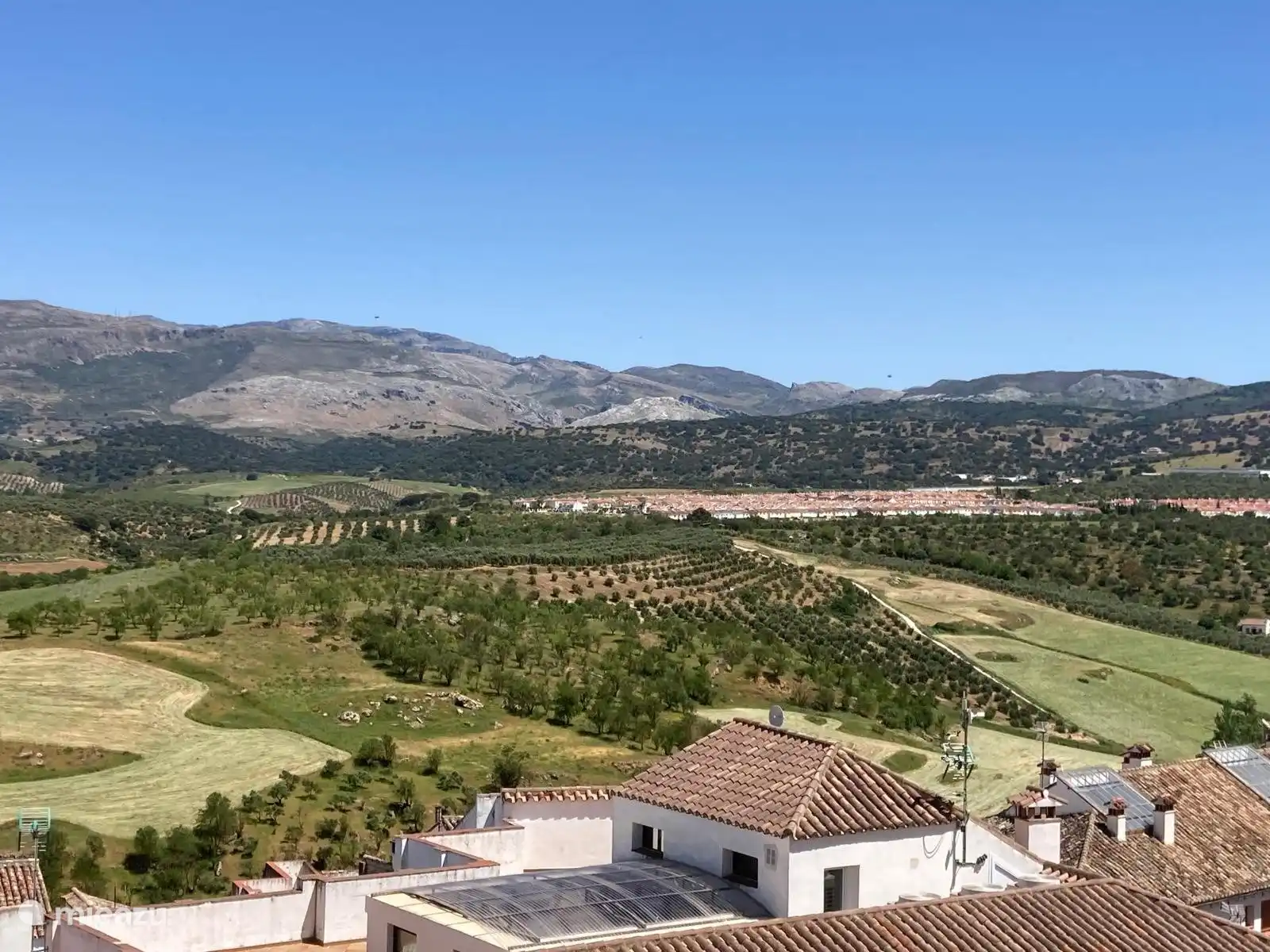 Andalusien hat ein herrlich sonniges Klima mit wunderschönen grünen Berglandschaften.