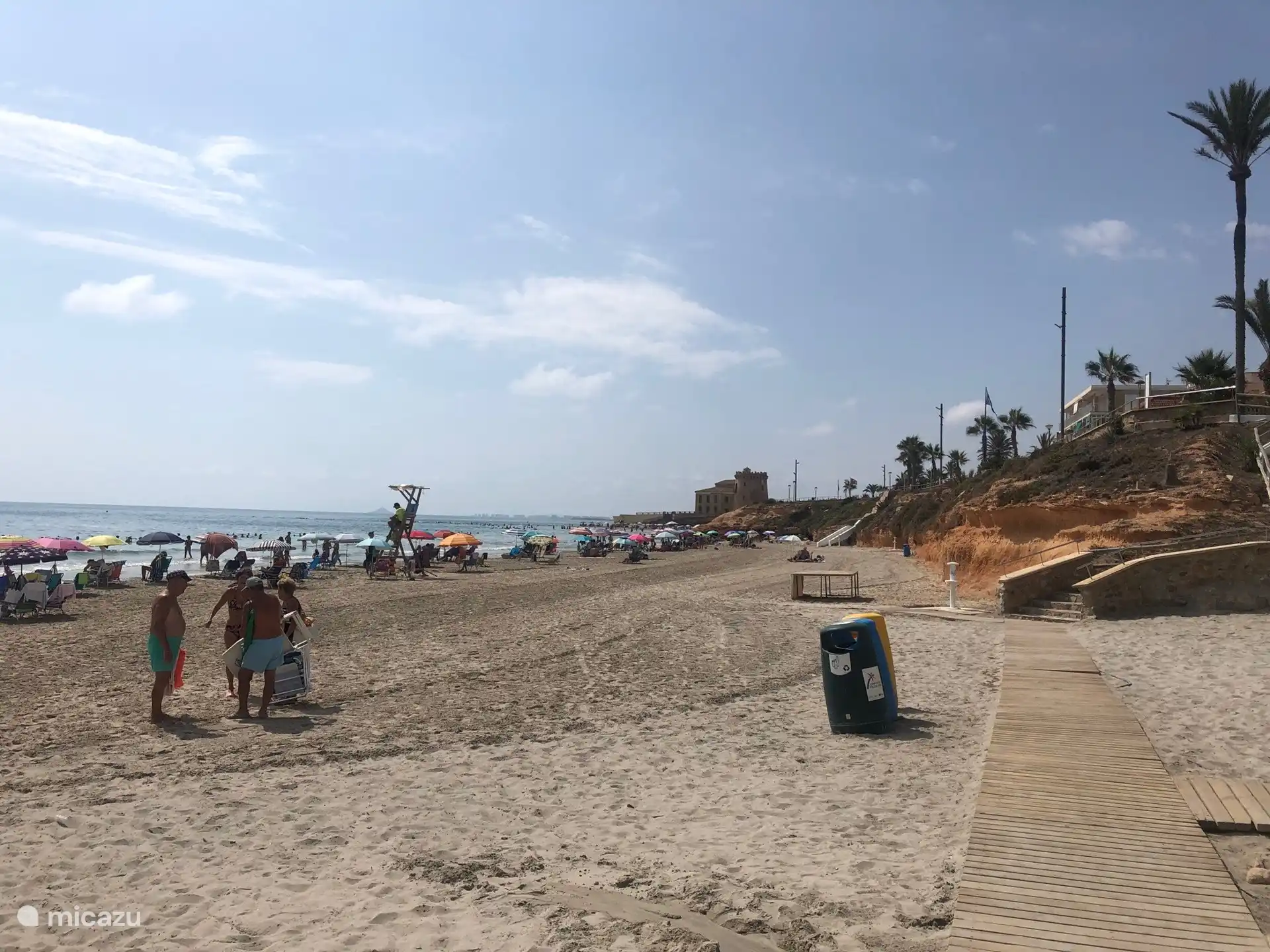 Plage de Playa Los Jesuitas avec surveillance