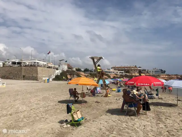 Casa Viena en España, Costa Blanca, Torre de la Horadada - apartamento Playa Los Jesuitas con chiringuito y seguridad