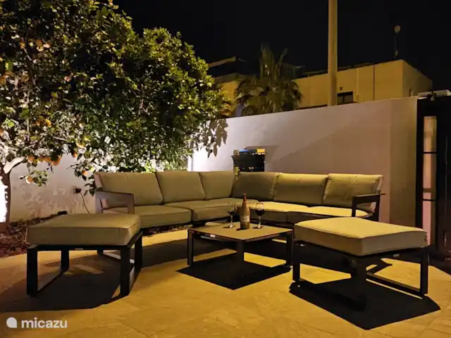 Casa Viena en España, Costa Blanca, Torre de la Horadada - apartamento Foto en el salón delantero con luz de noche