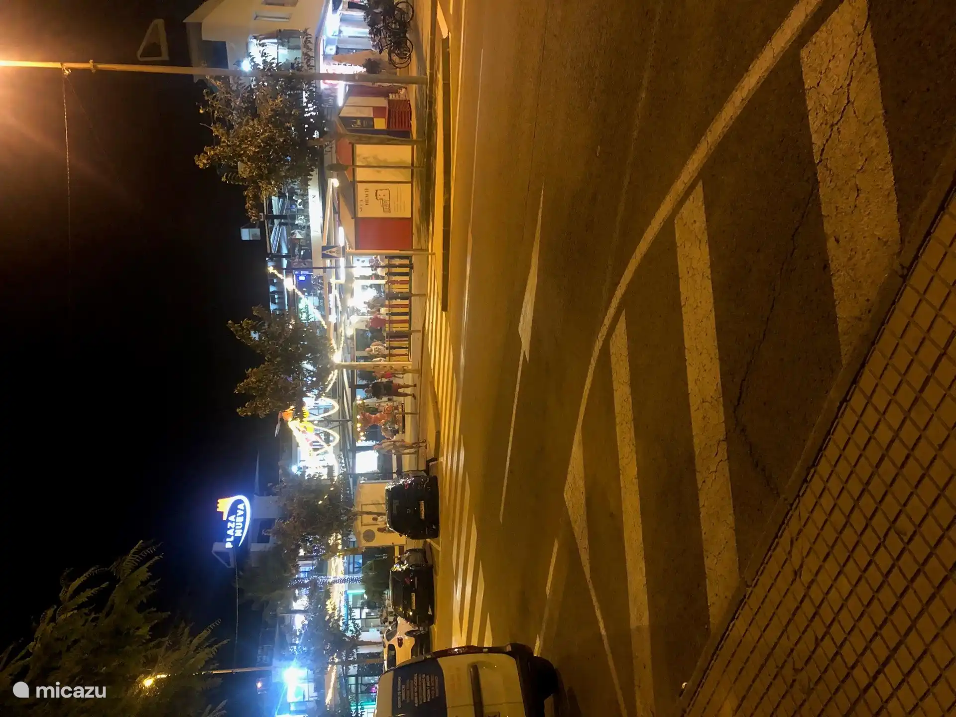 Plaza Nueva avec moulin pour enfants + restaurants + bars